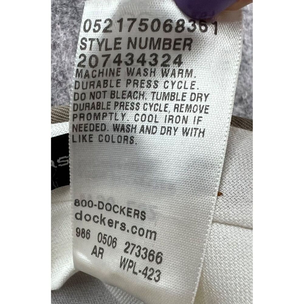 Dockers Pants Men 36x32 Tan Relaxed Fit Comfort Khaki Pleats Front Cuffed Preppy - Picture 12 of 13